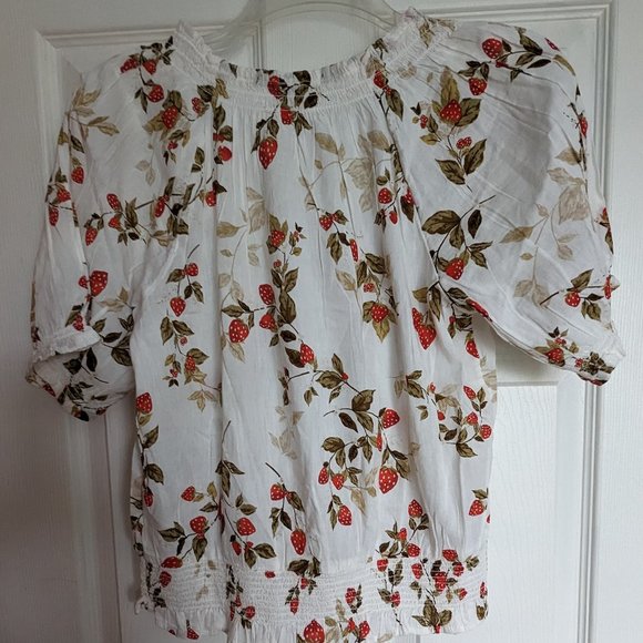 Brand New Old Navy Smocked Top - Picture 4 of 4